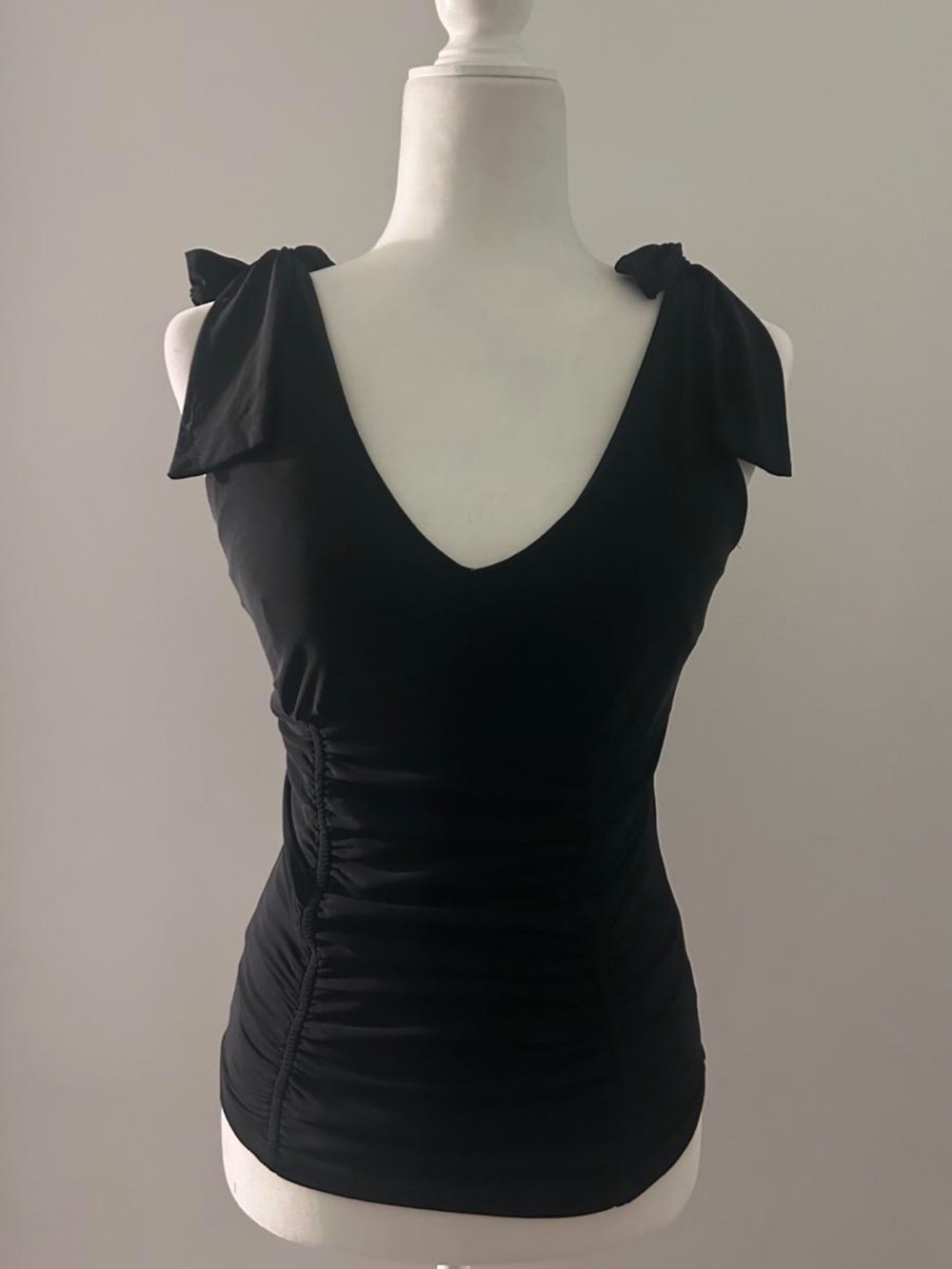 Guess Black One-Shoulder Tie-Detail Ruched Tank Top